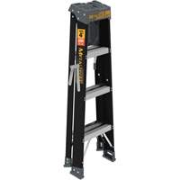 Step Ladder with Paint Tray, 4', Fibreglass, 250 lbs. Capacity, Type 1 Les Fournitures Industrielles Méga
