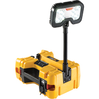 9480 Remote Area Lighting Systems, LED, 41.1 W, 4000 Lumens, Plastic Housing Les Fournitures Industrielles Méga