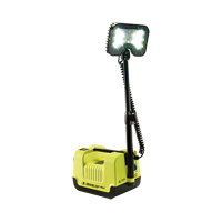 9455 Remote Area Lighting Systems, LED, 21 W, 1600 Lumens, Plastic Housing Les Fournitures Industrielles Méga